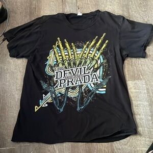 Medium devil wears Prada band t shirt vintage